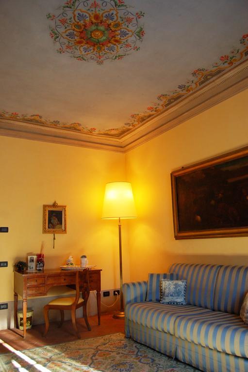 루카 Palazzo Tucci Residenza D'Epoca B&B 객실 사진