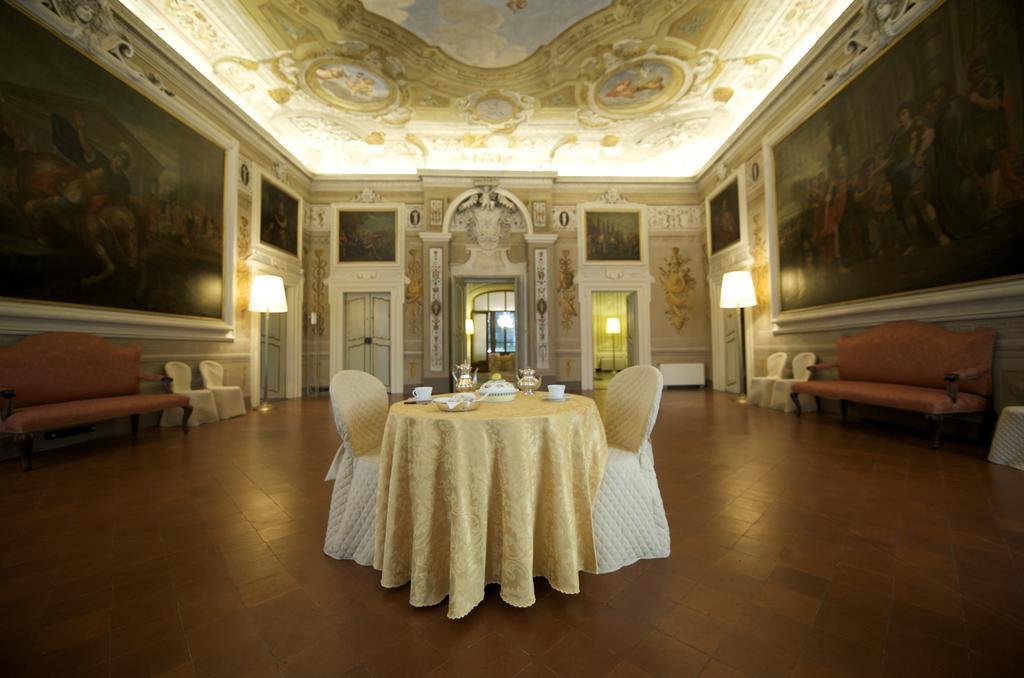 루카 Palazzo Tucci Residenza D'Epoca B&B 외부 사진