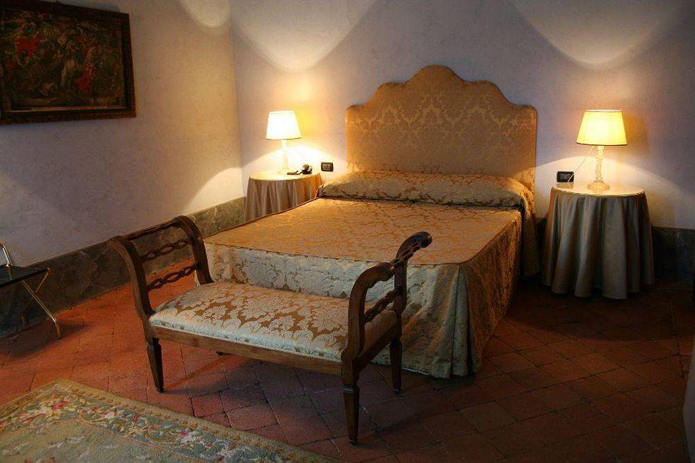 루카 Palazzo Tucci Residenza D'Epoca B&B 외부 사진