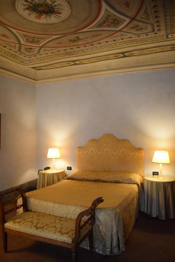 루카 Palazzo Tucci Residenza D'Epoca B&B 외부 사진